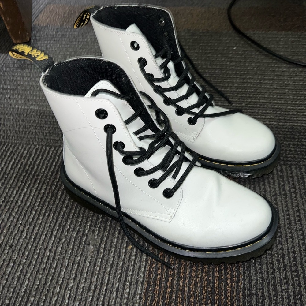 Dr martens 1460 white boots